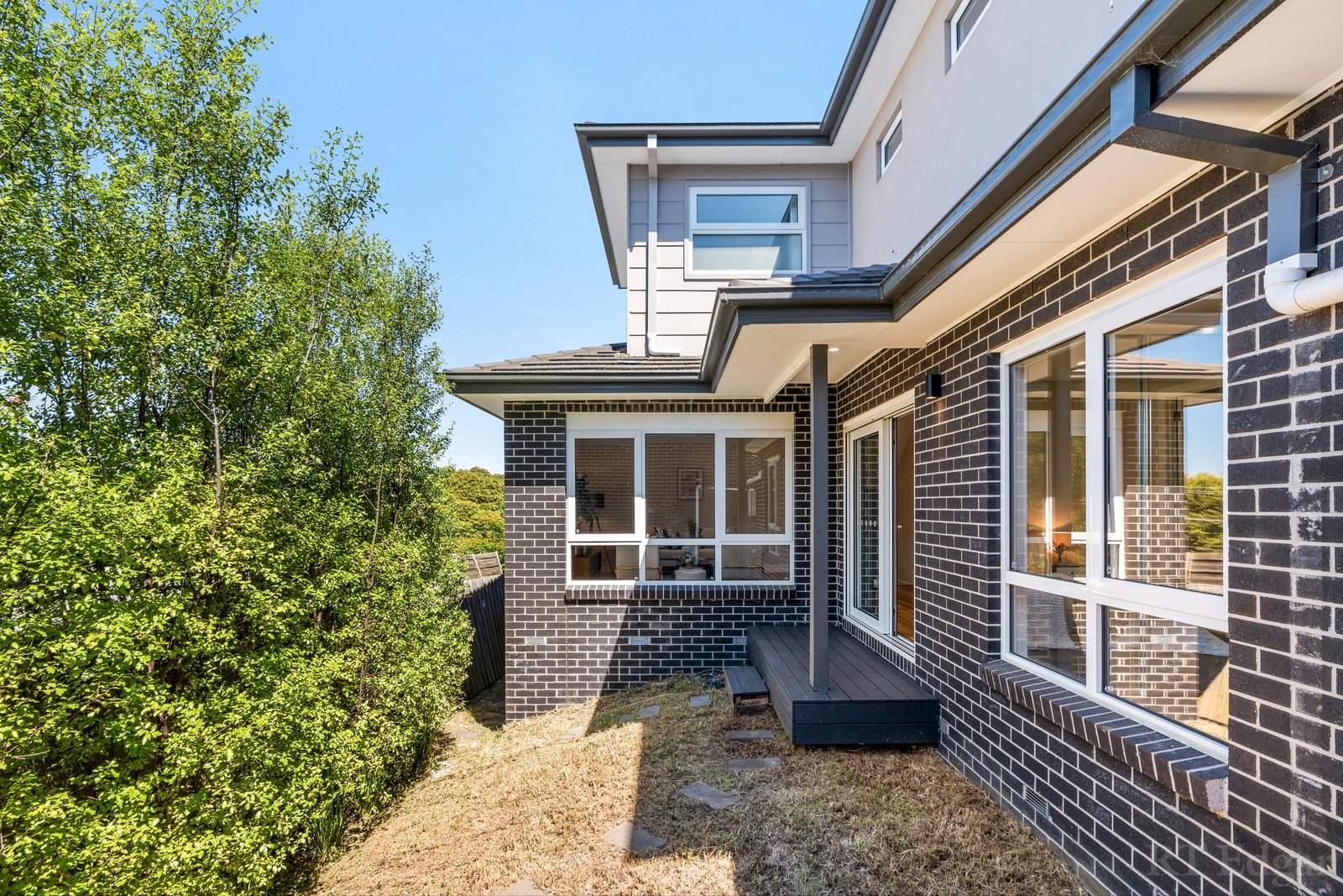 Real Estate and Property in 2/47 Bowen Road, Doncaster East, VIC