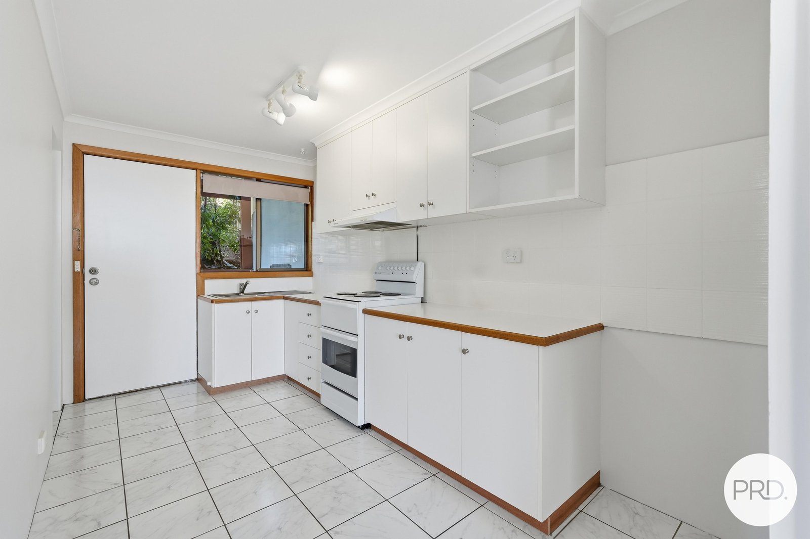 2/47 Calder Crescent BLACKMANS BAY 8