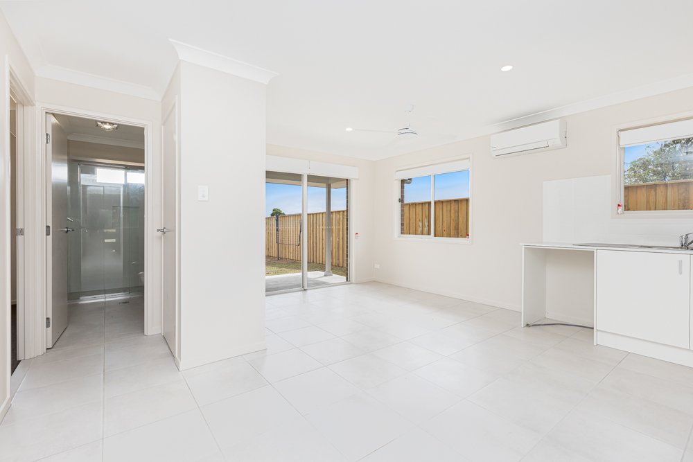 2/47 Crossing Street BELLBIRD 3