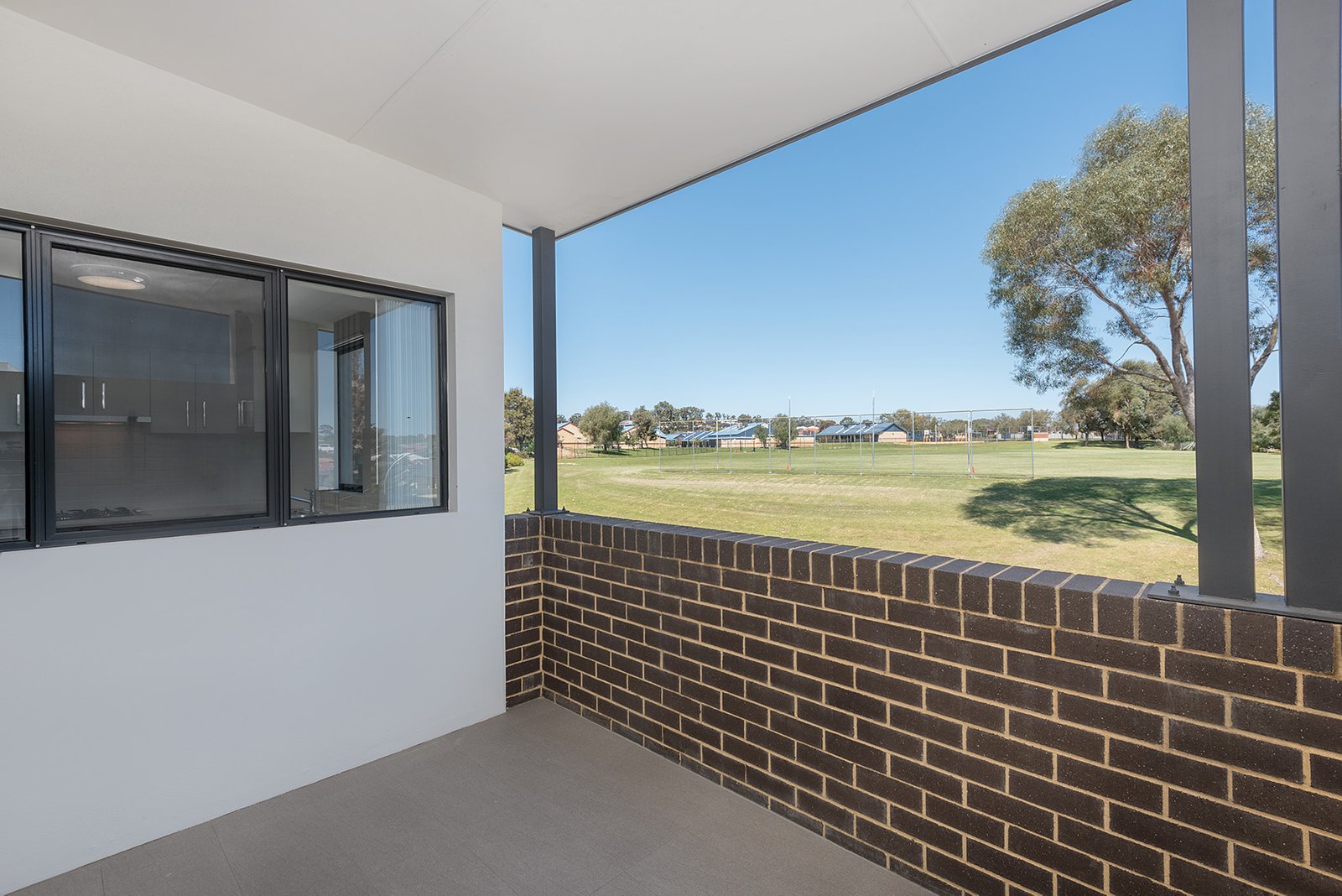 24/7 Durnin Ave  BEELIAR 4