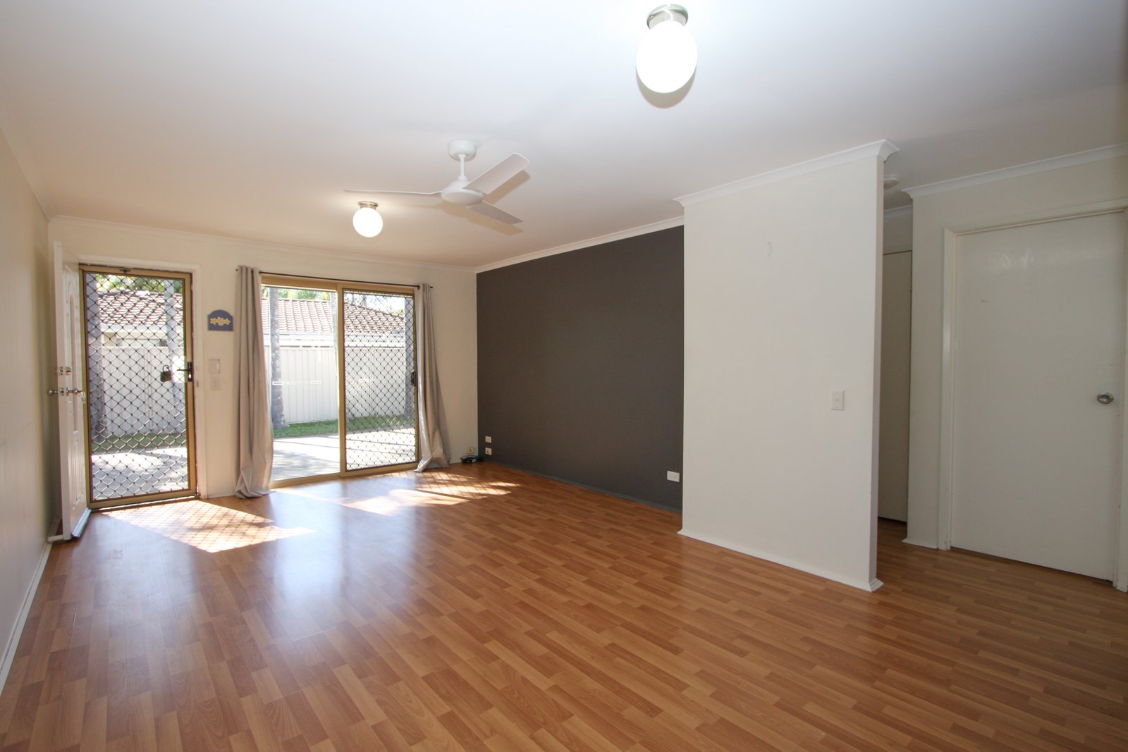 2/47 Galloway Drive ASHMORE 4