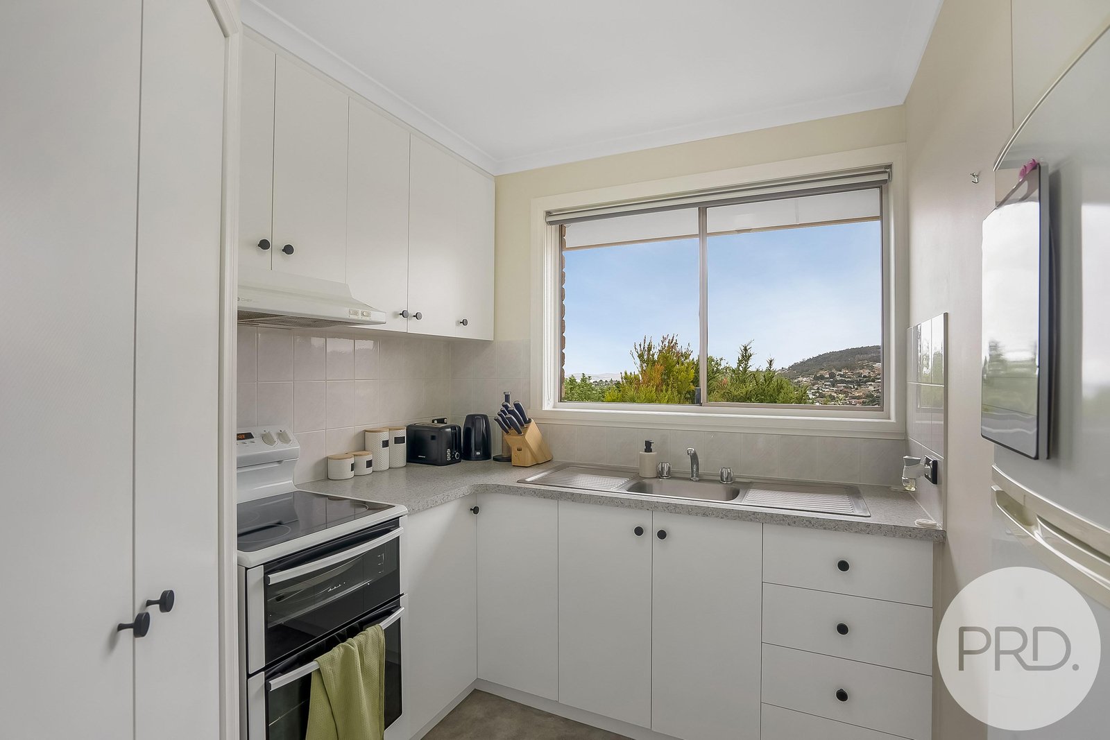 2/47 Girrabong Road LENAH VALLEY 9