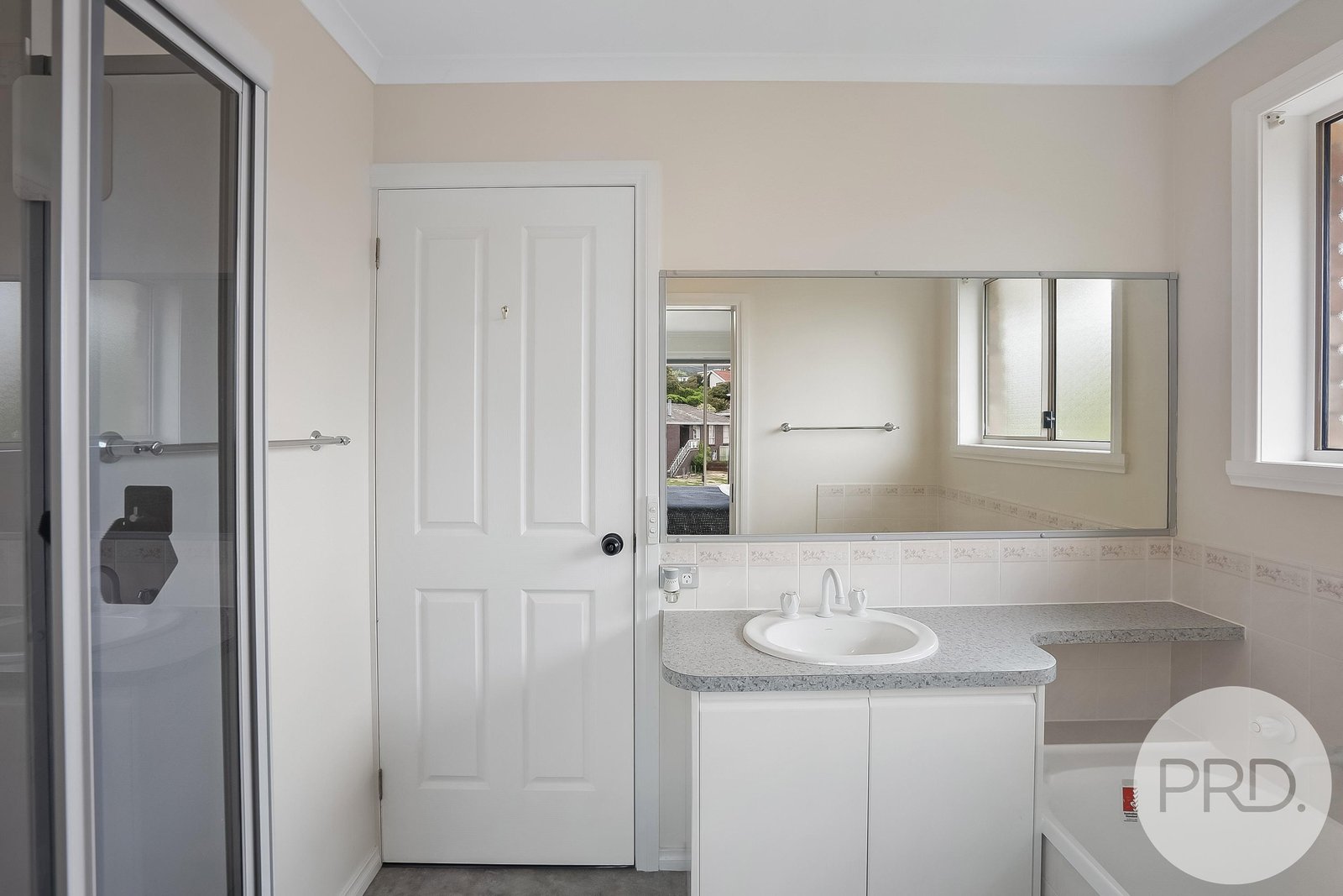 2/47 Girrabong Road LENAH VALLEY 19