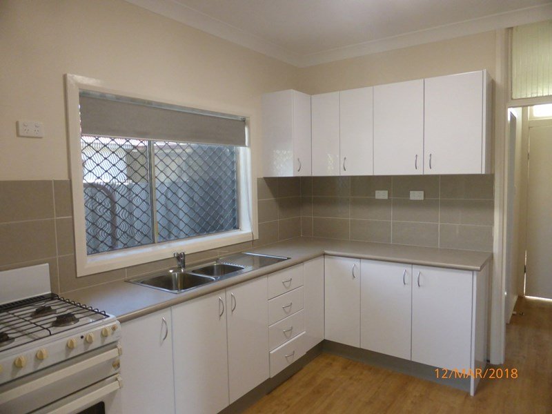 247 Kiewa Street SOUTH ALBURY 2