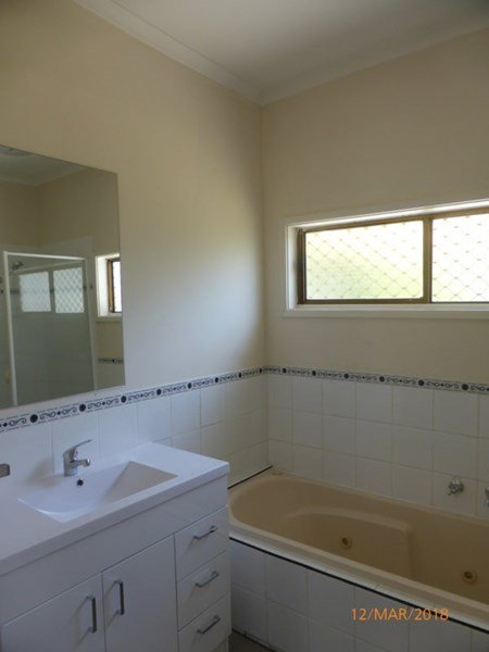 247 Kiewa Street SOUTH ALBURY 5