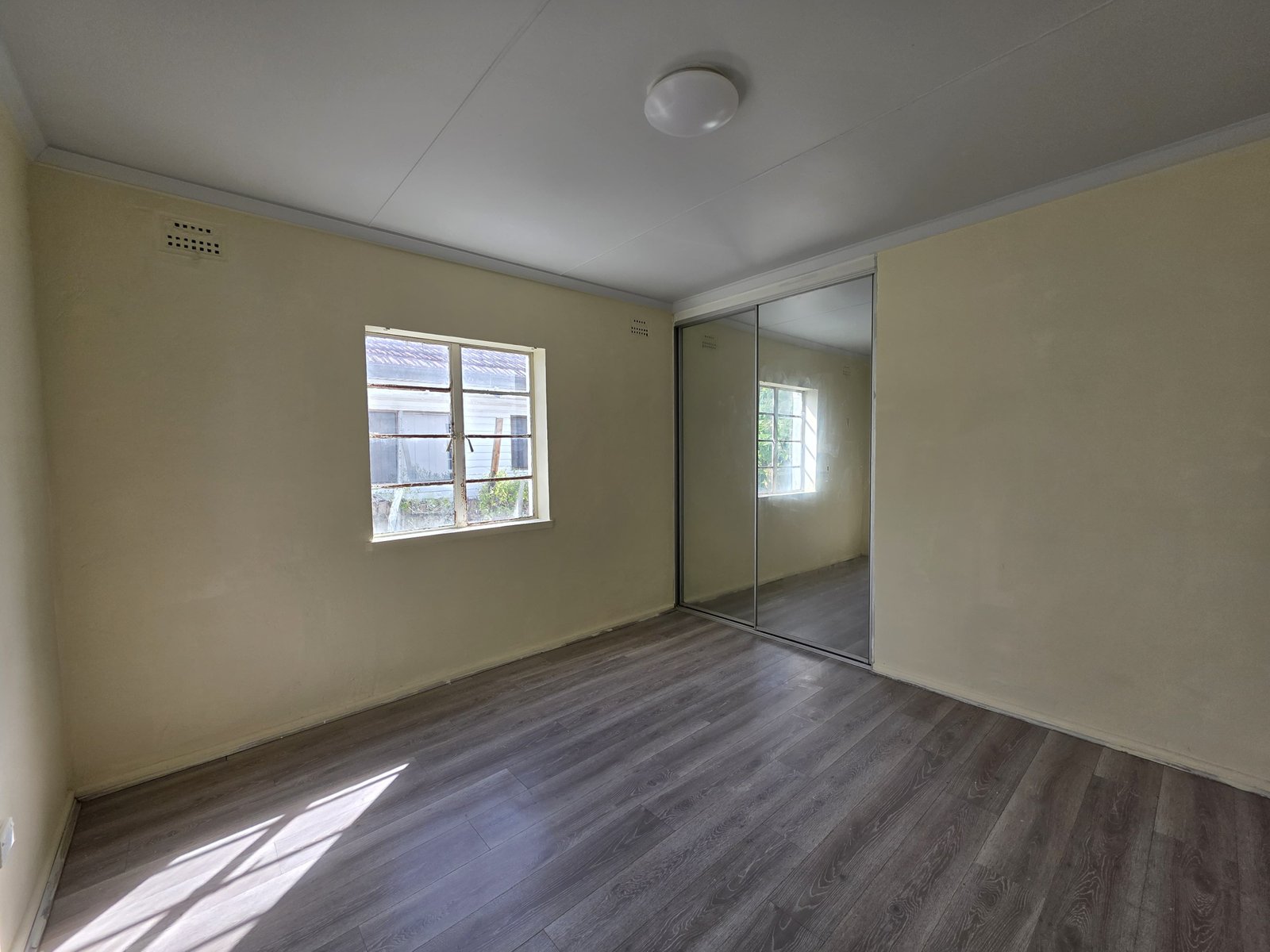 247 Memorial Avenue LIVERPOOL 5