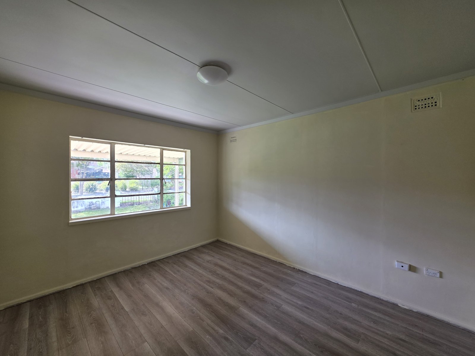 247 Memorial Avenue LIVERPOOL 6