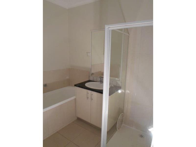 Gallery: 2/47 Roberts Street