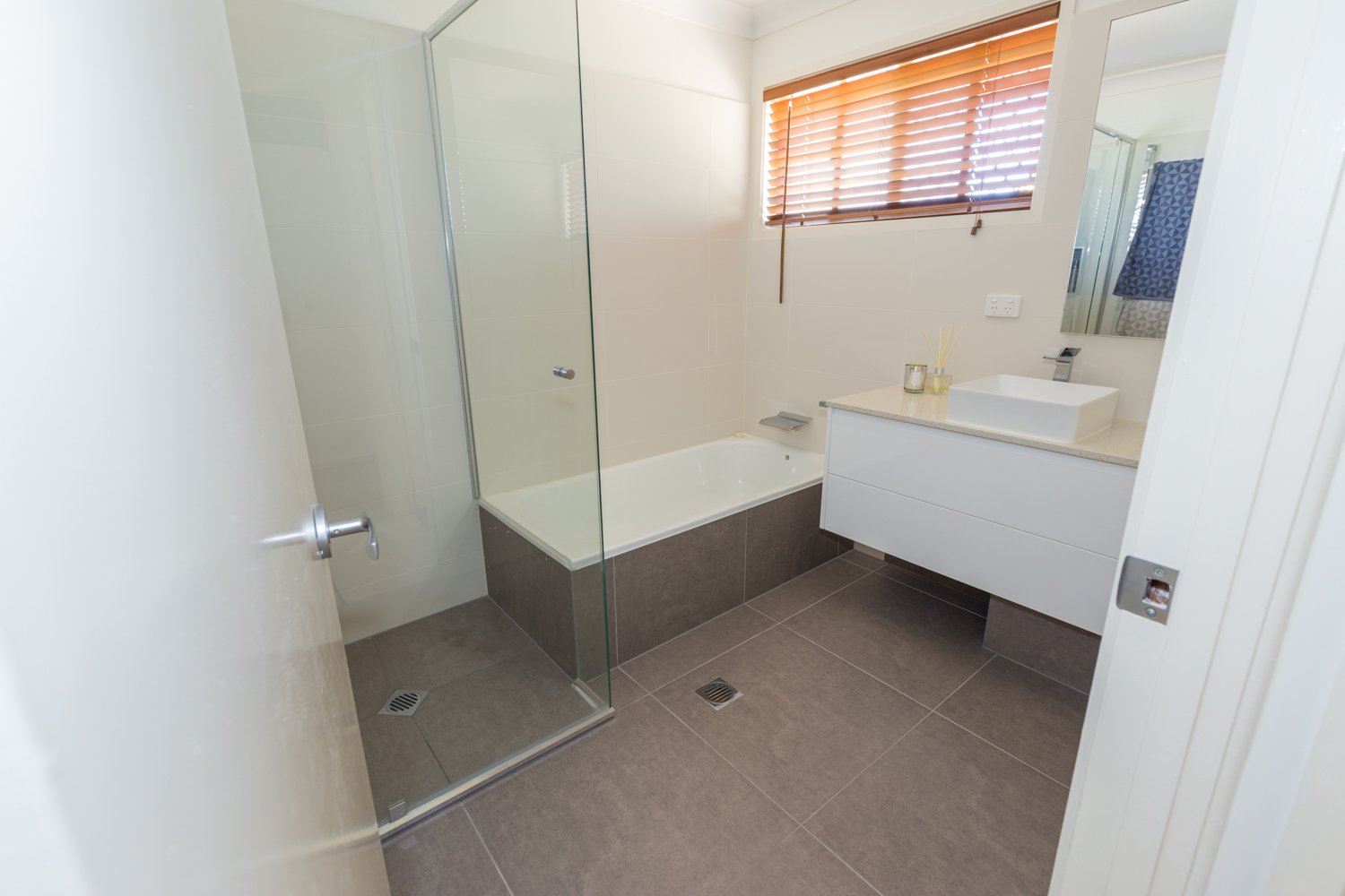 2/47 Treeview Drive BURLEIGH WATERS 10