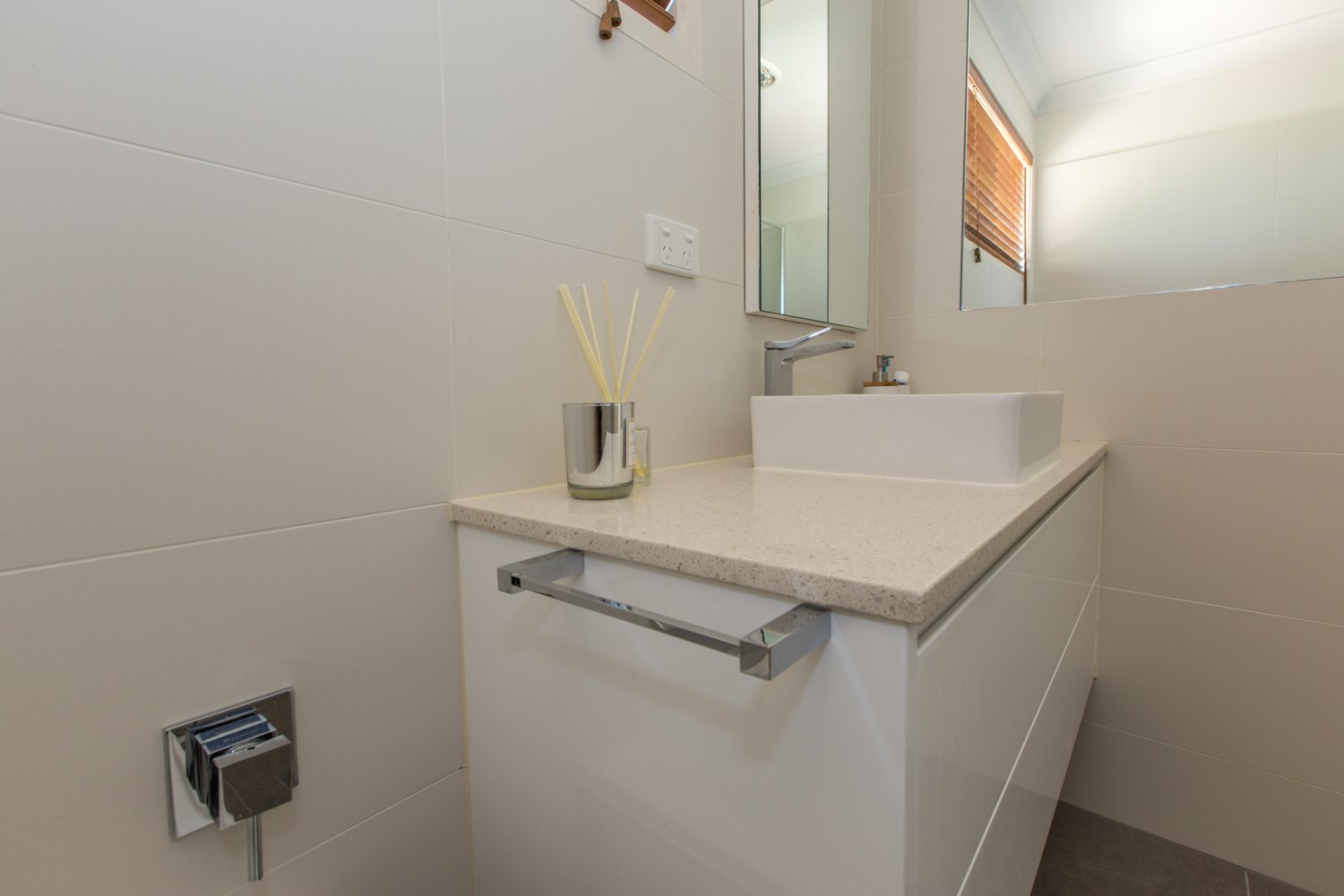 2/47 Treeview Drive BURLEIGH WATERS 11