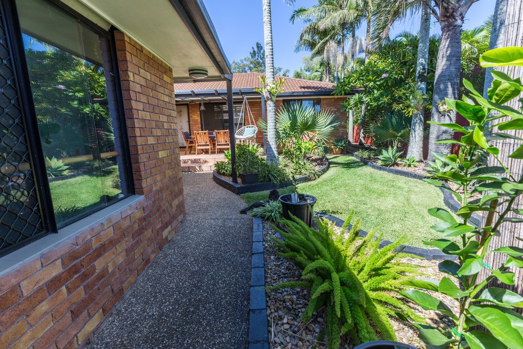 2/47 Treeview Drive BURLEIGH WATERS 16