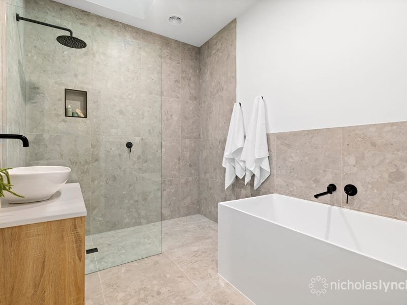 2/47 McClelland Drive, LANGWARRIN, VIC