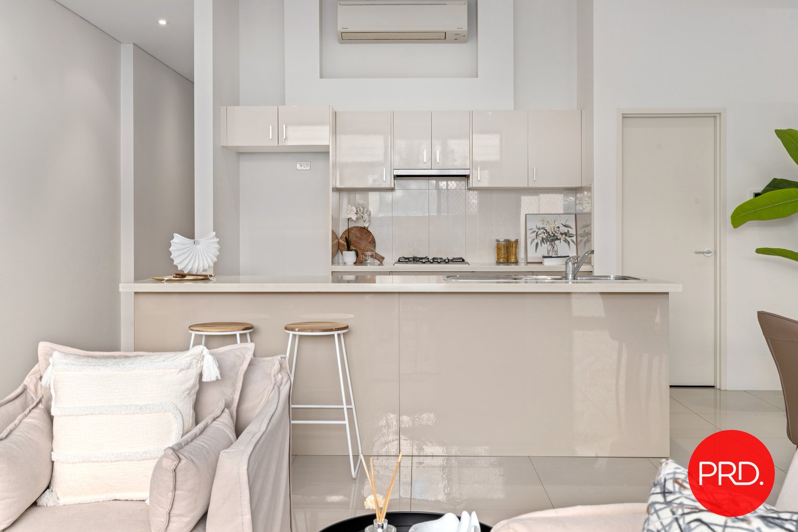 2/48-50 Premier St  KOGARAH 4