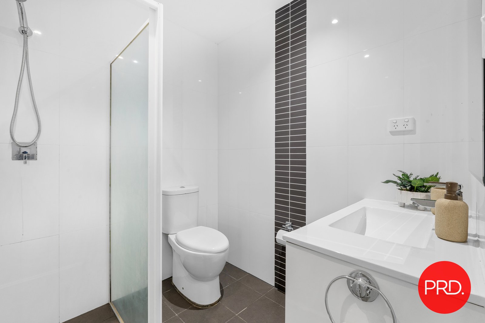 2/48-50 Premier St  KOGARAH 7