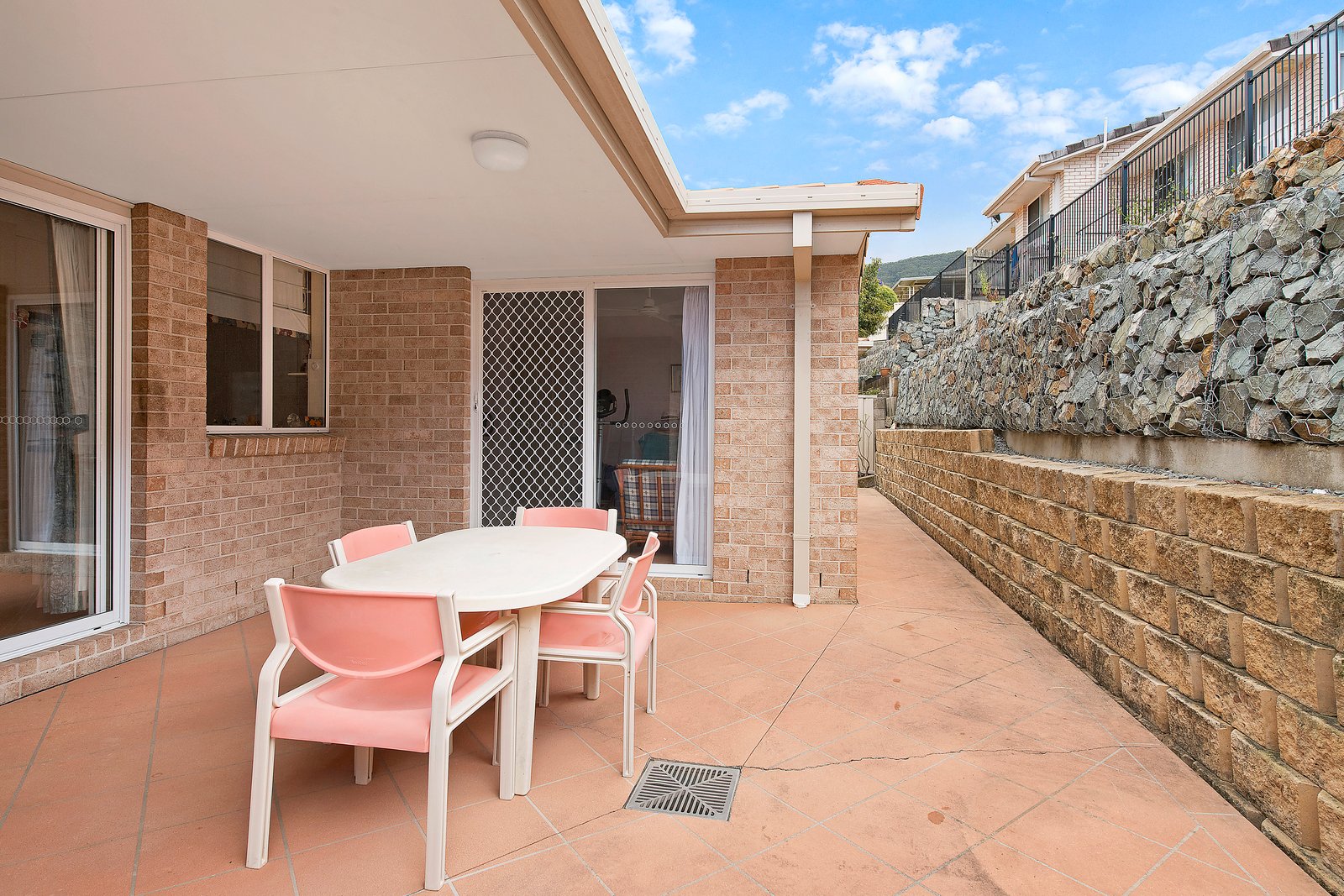 2/48 Bold Street LAURIETON 11