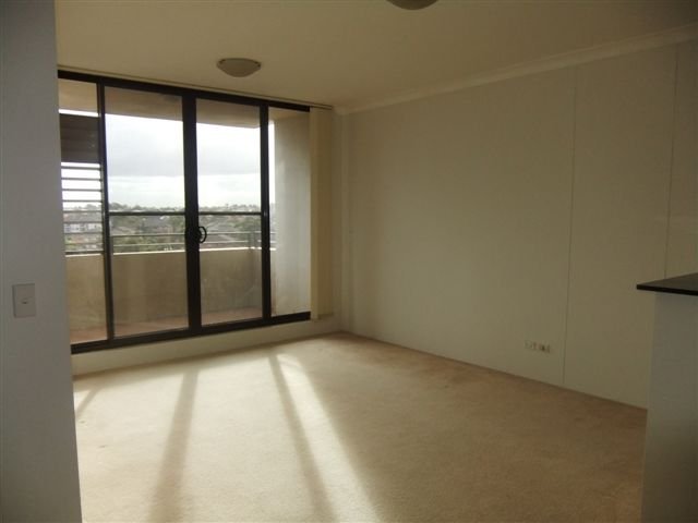 24/8 Derby Street KOGARAH 3