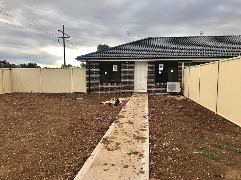 2/48 Kenny Drive WEST TAMWORTH 4