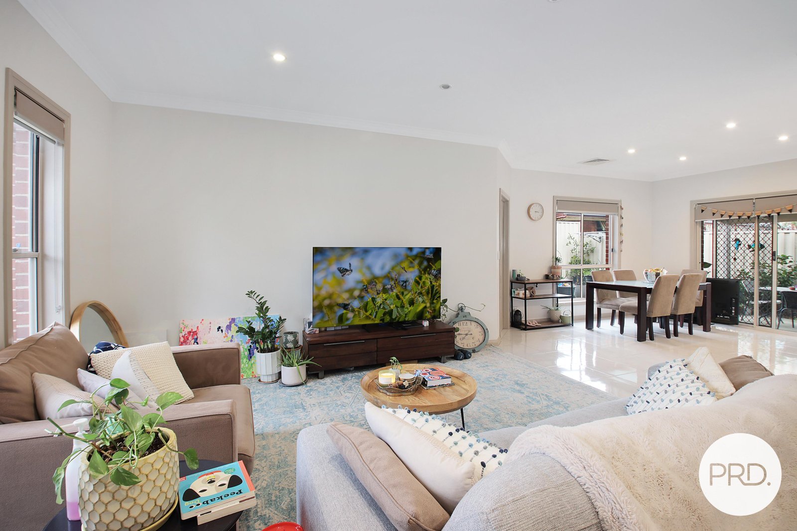 2/483 Schubach Street EAST ALBURY 7