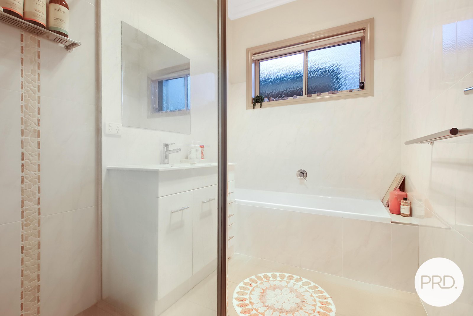 2/483 Schubach Street EAST ALBURY 14