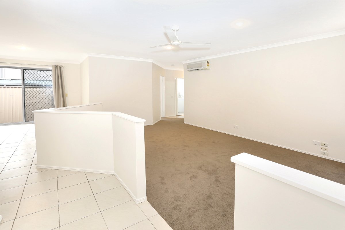 2/487 Pine Ridge Road RUNAWAY BAY 3