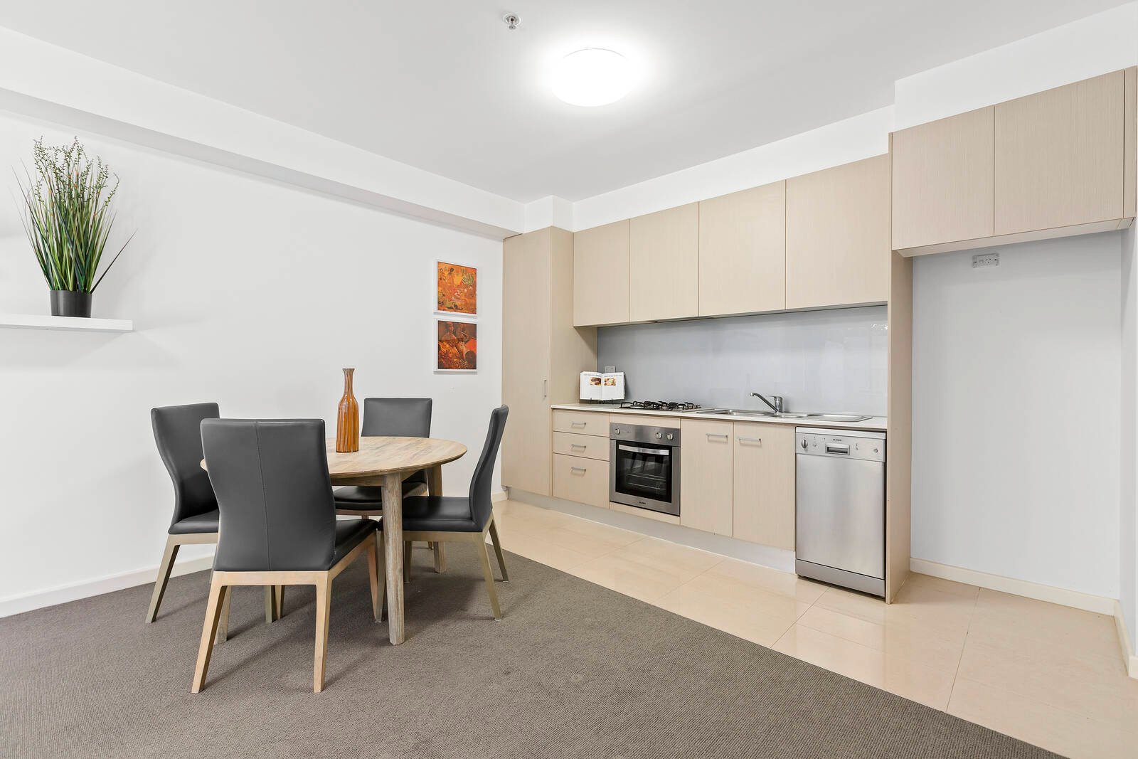 Real Estate and Property in 2/488 Neerim Road, Murrumbeena, VIC