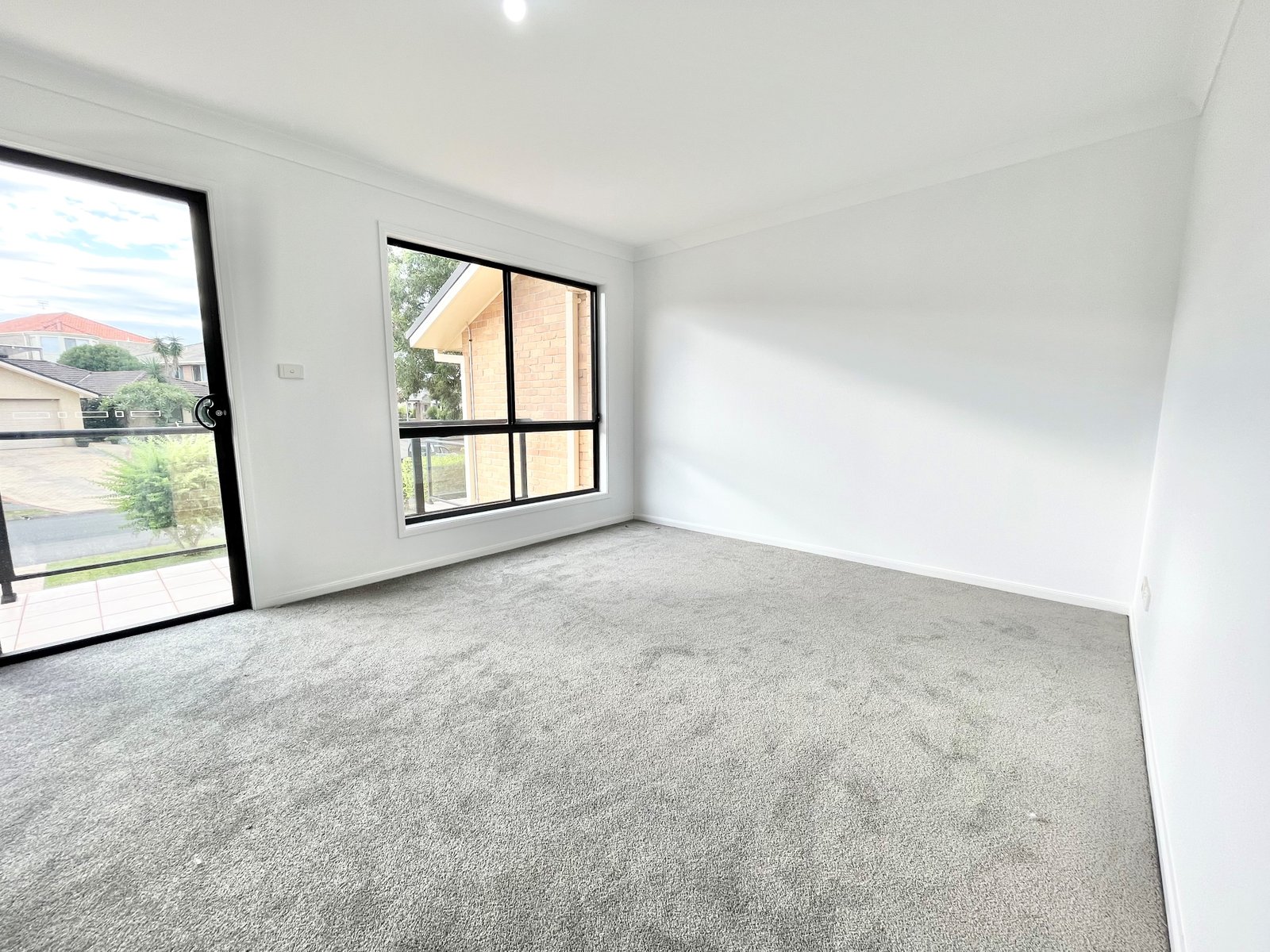 2/49-53 Bonito Street CORLETTE 9