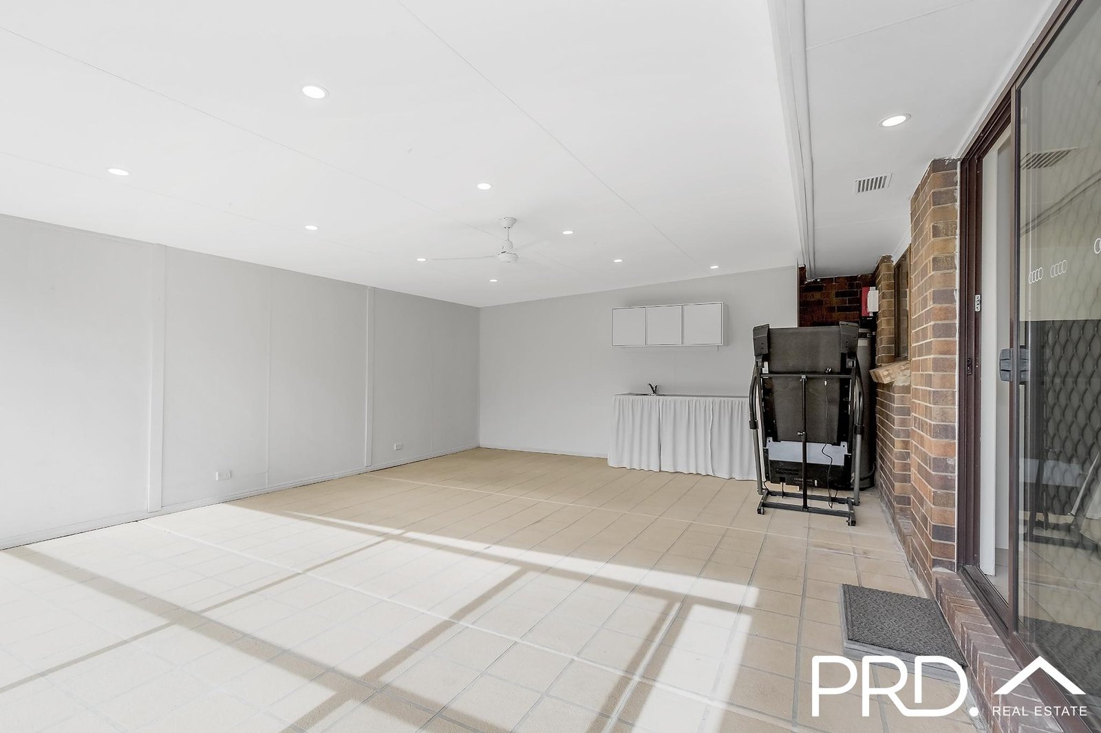 2/49 Alexander Drive HIGHLAND PARK 11