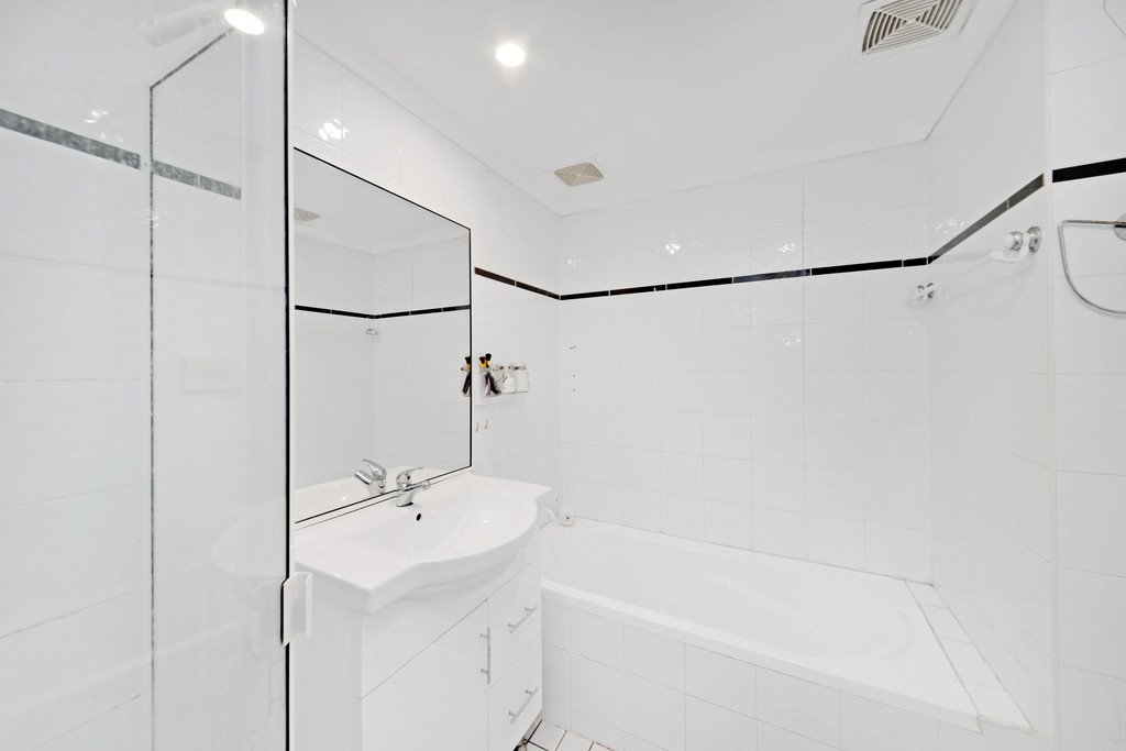 2/49 Baird Avenue MATRAVILLE 8
