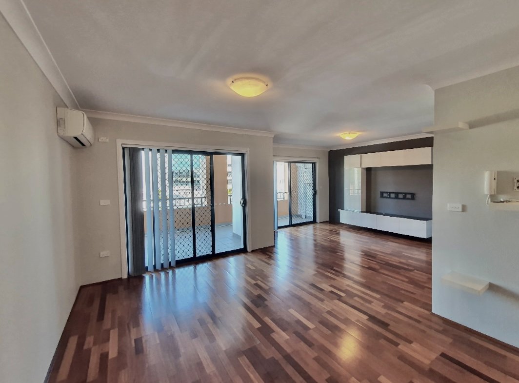 2/49 Bathurst Street LIVERPOOL 2