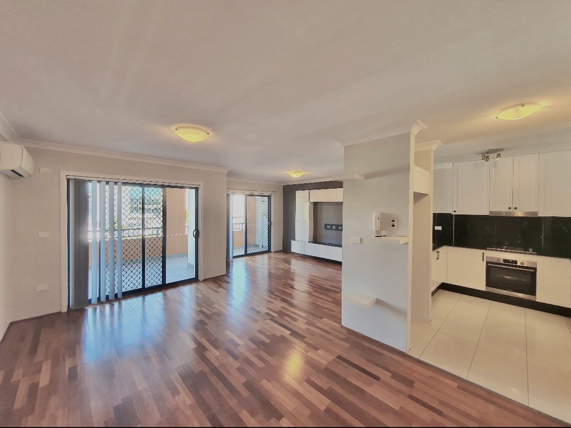 2/49 Bathurst Street LIVERPOOL 3