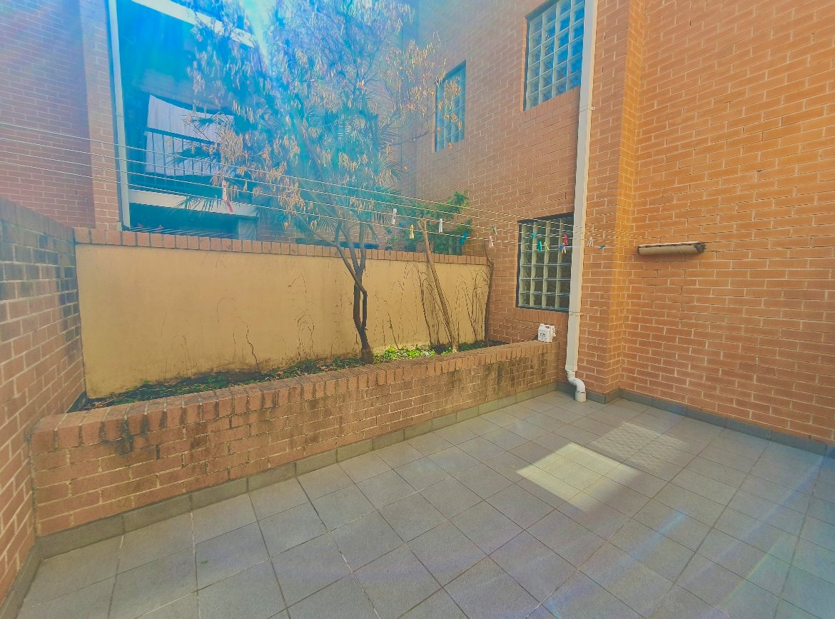 2/49 Bathurst Street LIVERPOOL 12