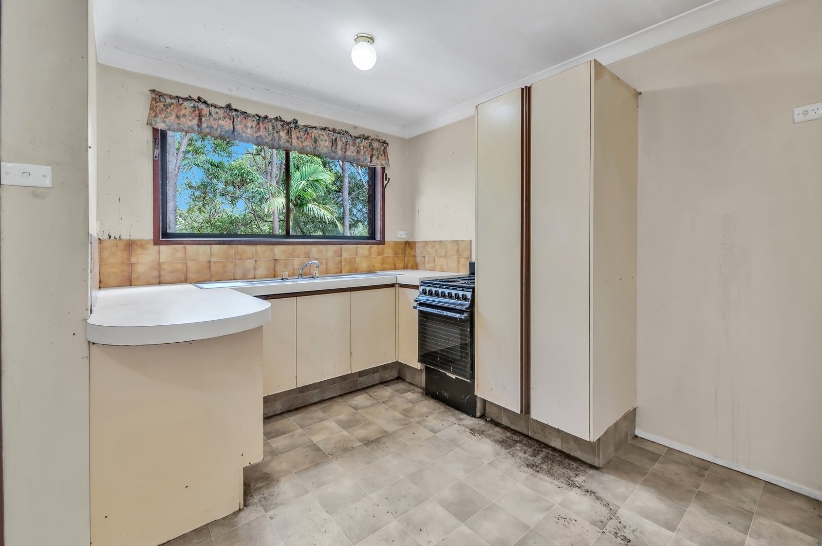 2/49 Corunna Crescent ASHMORE 10