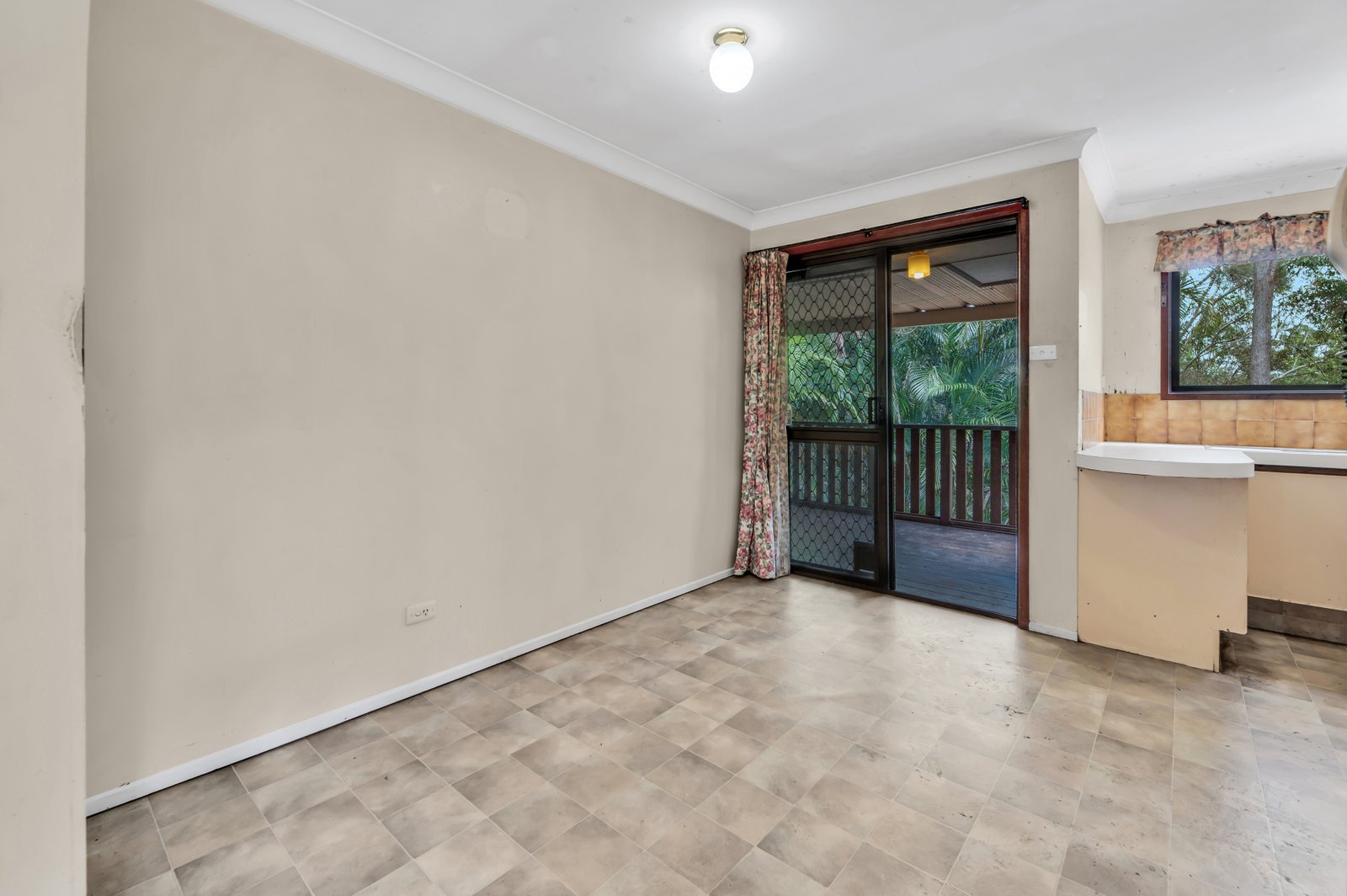 2/49 Corunna Crescent ASHMORE 11