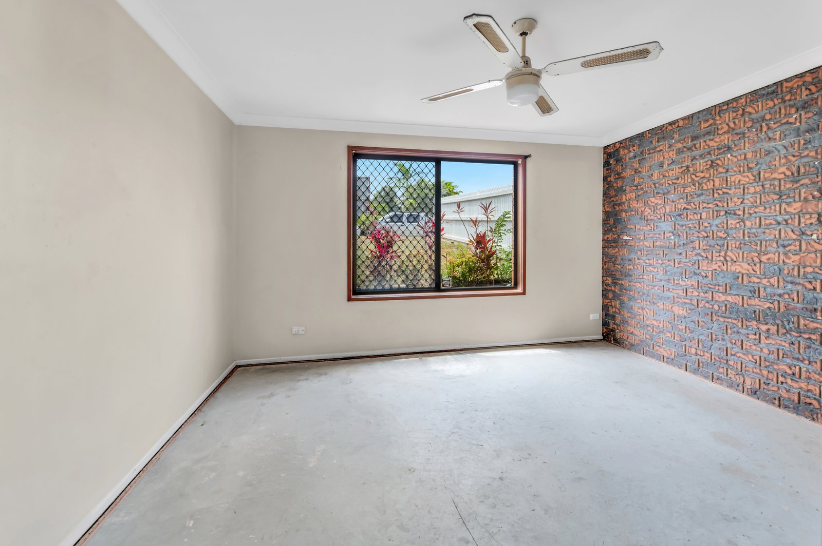 2/49 Corunna Crescent ASHMORE 16