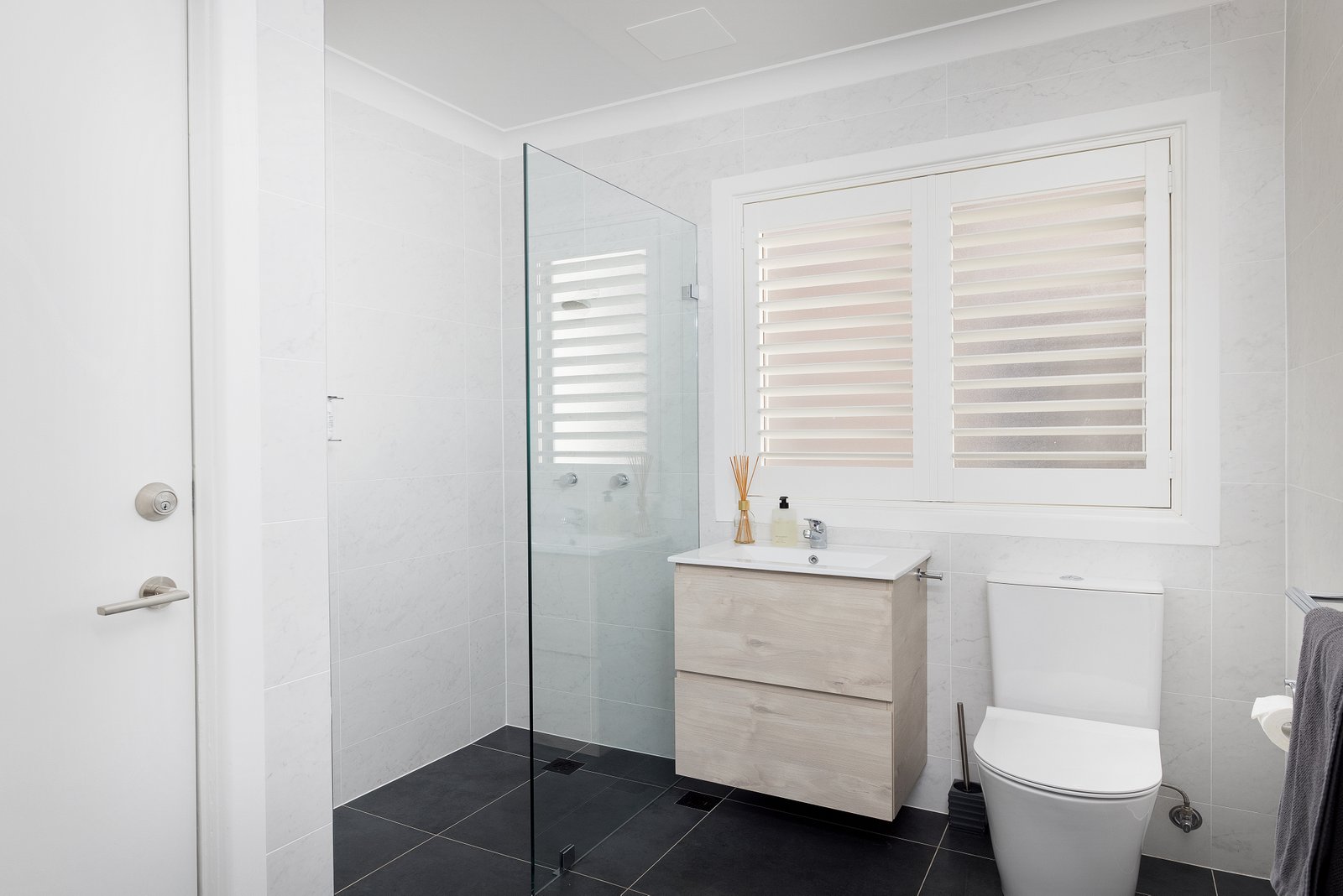 2/49 Donald Street NELSON BAY 9