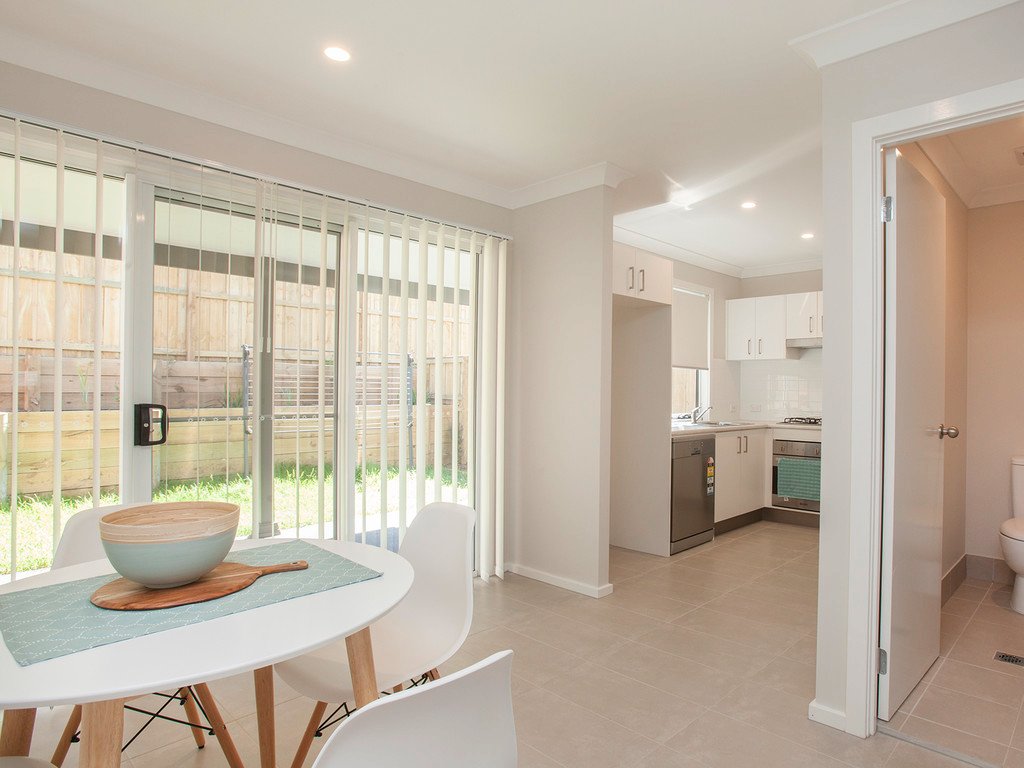 2/49 Finch Crescent ABERGLASSLYN 3