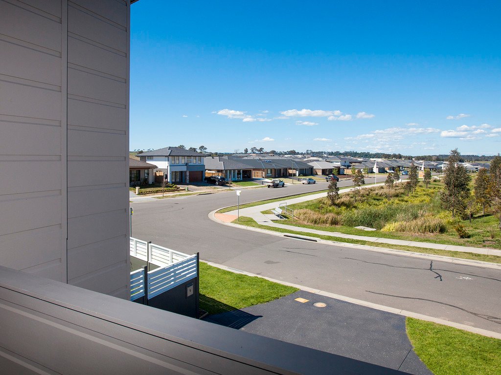 2/49 Finch Crescent ABERGLASSLYN 5