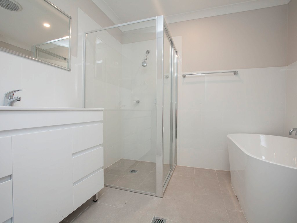 2/49 Finch Crescent ABERGLASSLYN 8