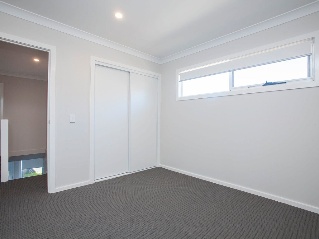 2/49 Finch Crescent ABERGLASSLYN 9