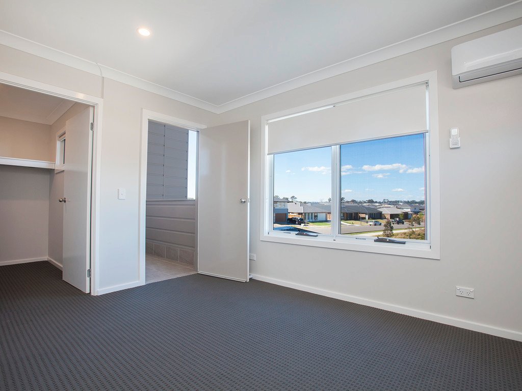 2/49 Finch Crescent ABERGLASSLYN 12