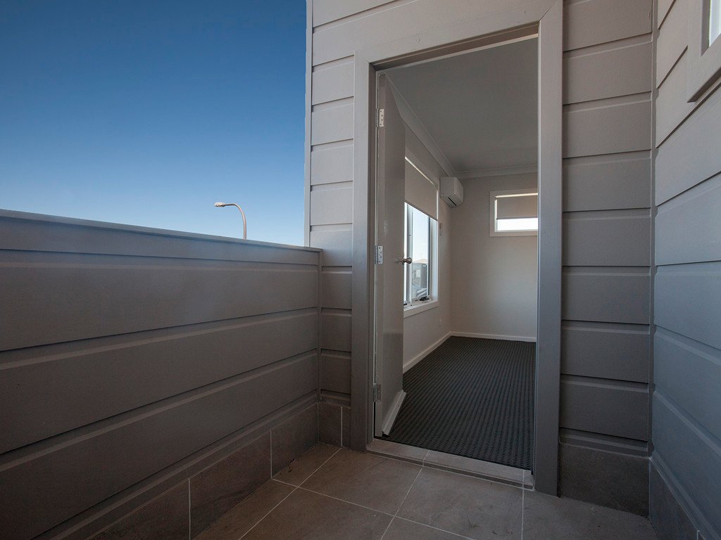 2/49 Finch Crescent ABERGLASSLYN 13