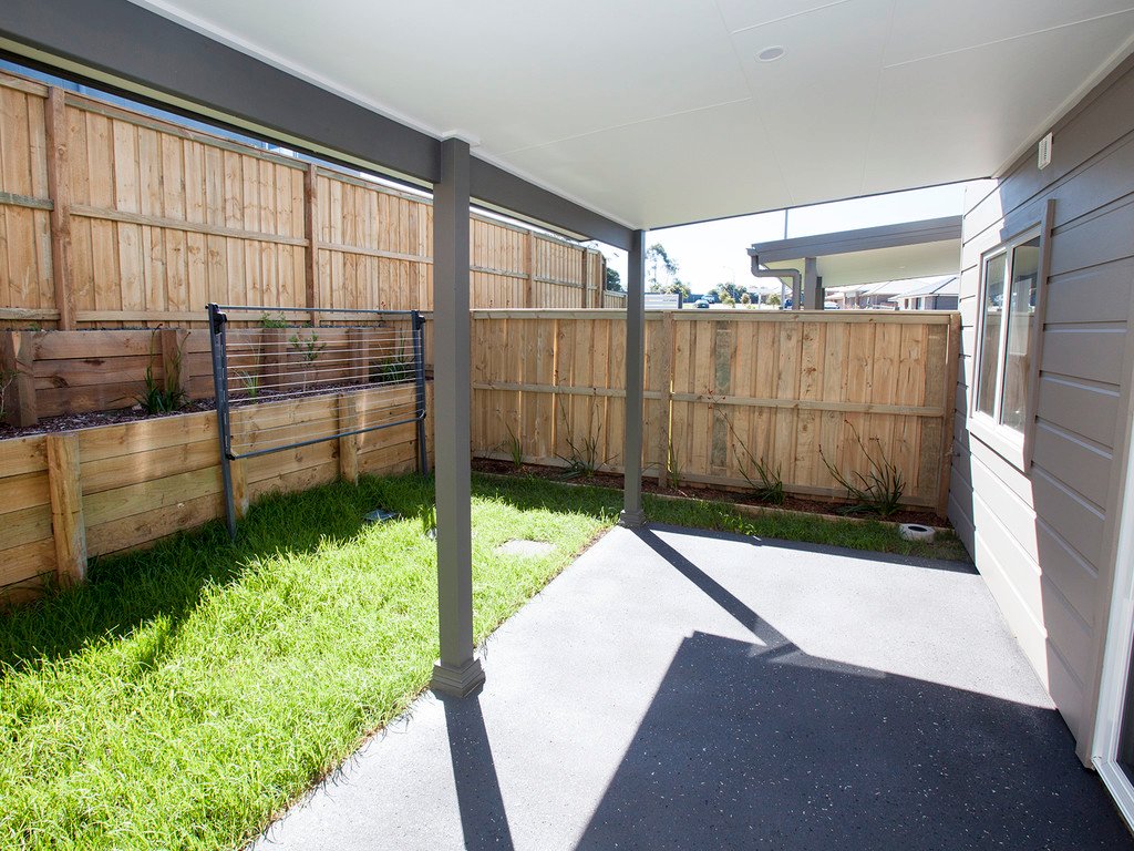2/49 Finch Crescent ABERGLASSLYN 15
