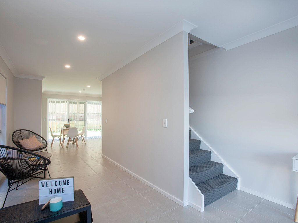 2/49 Finch Crescent ABERGLASSLYN 18