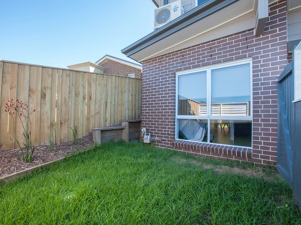 2/49 Finch Crescent ABERGLASSLYN 19