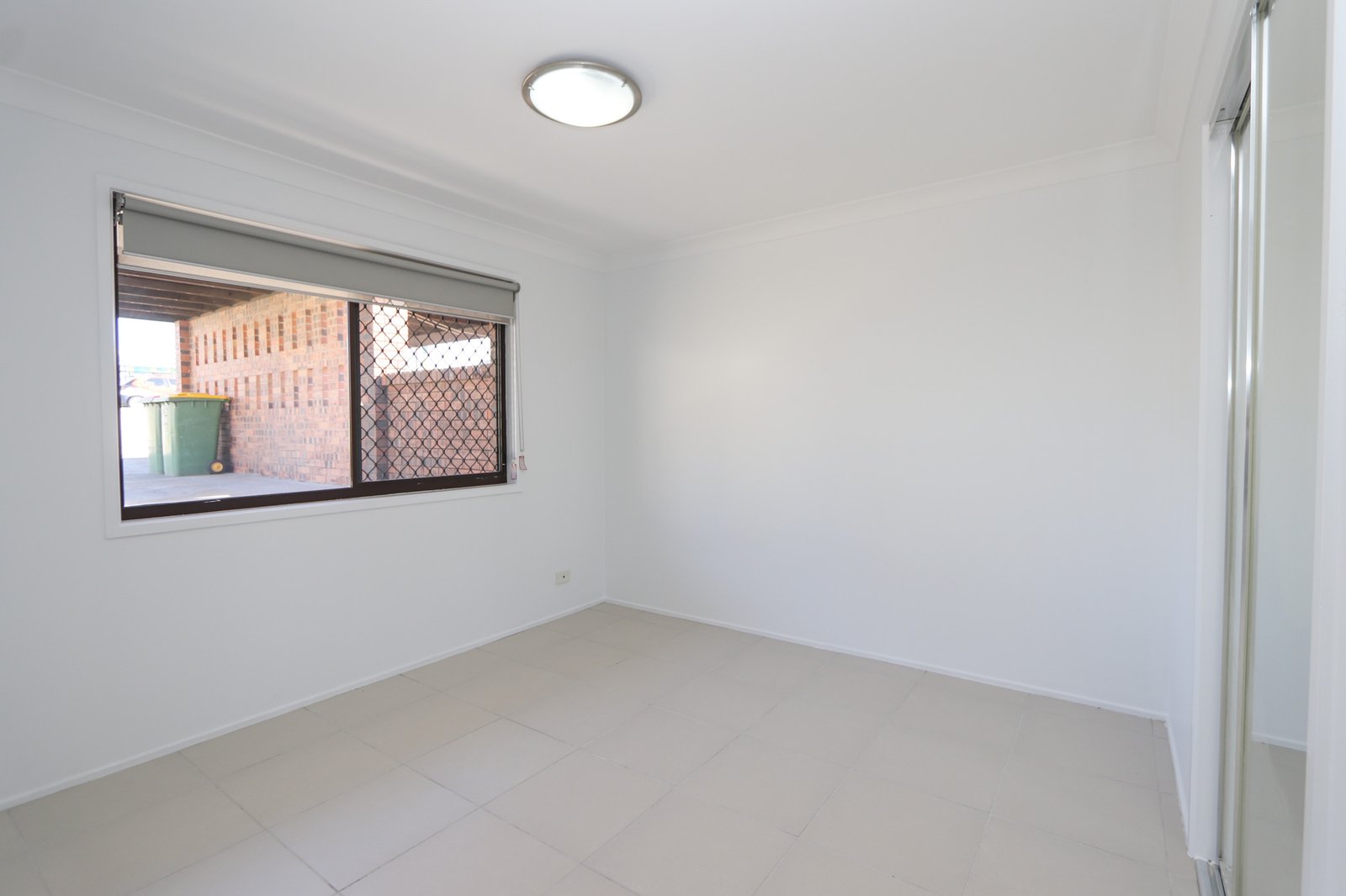 2/49 Kumbari Avenue SOUTHPORT 8