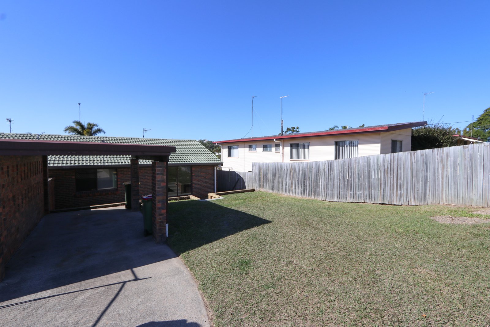 2/49 Kumbari Avenue SOUTHPORT 11