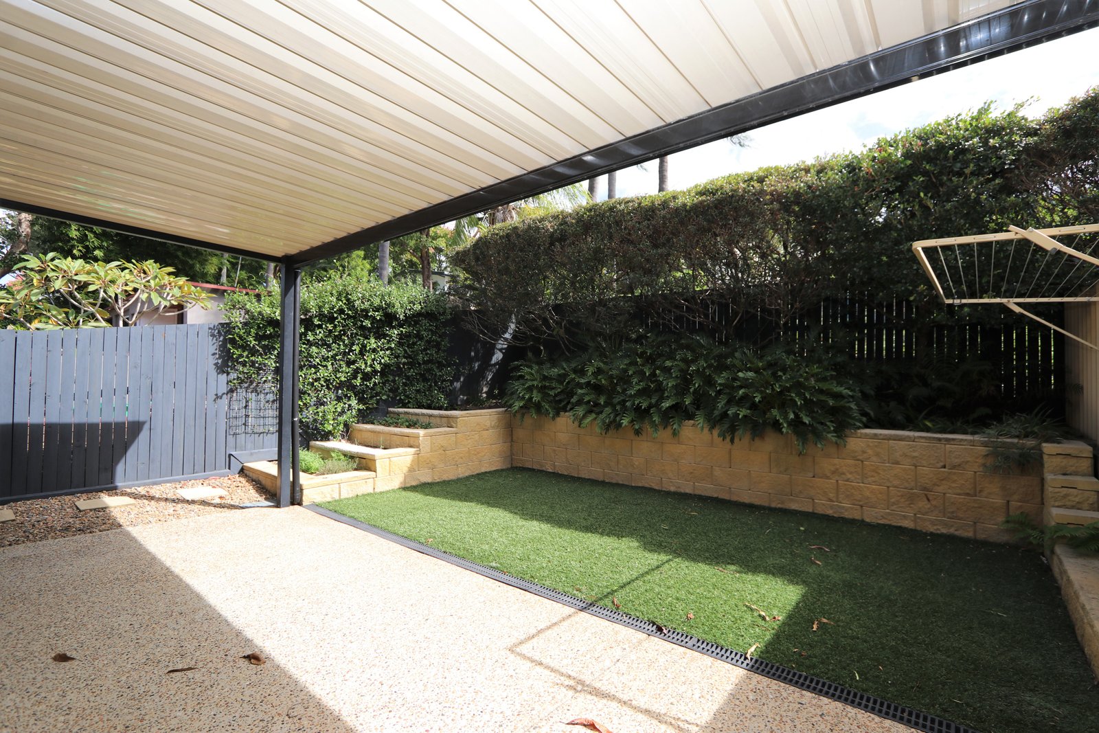 2/49 Melinda Street SOUTHPORT 10