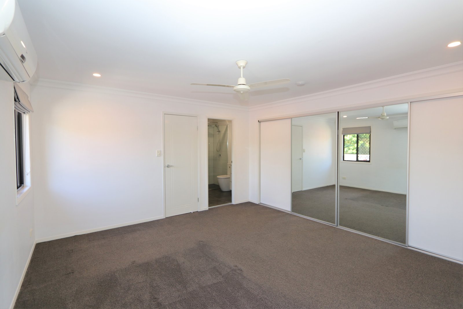 2/49 Melinda Street SOUTHPORT 14