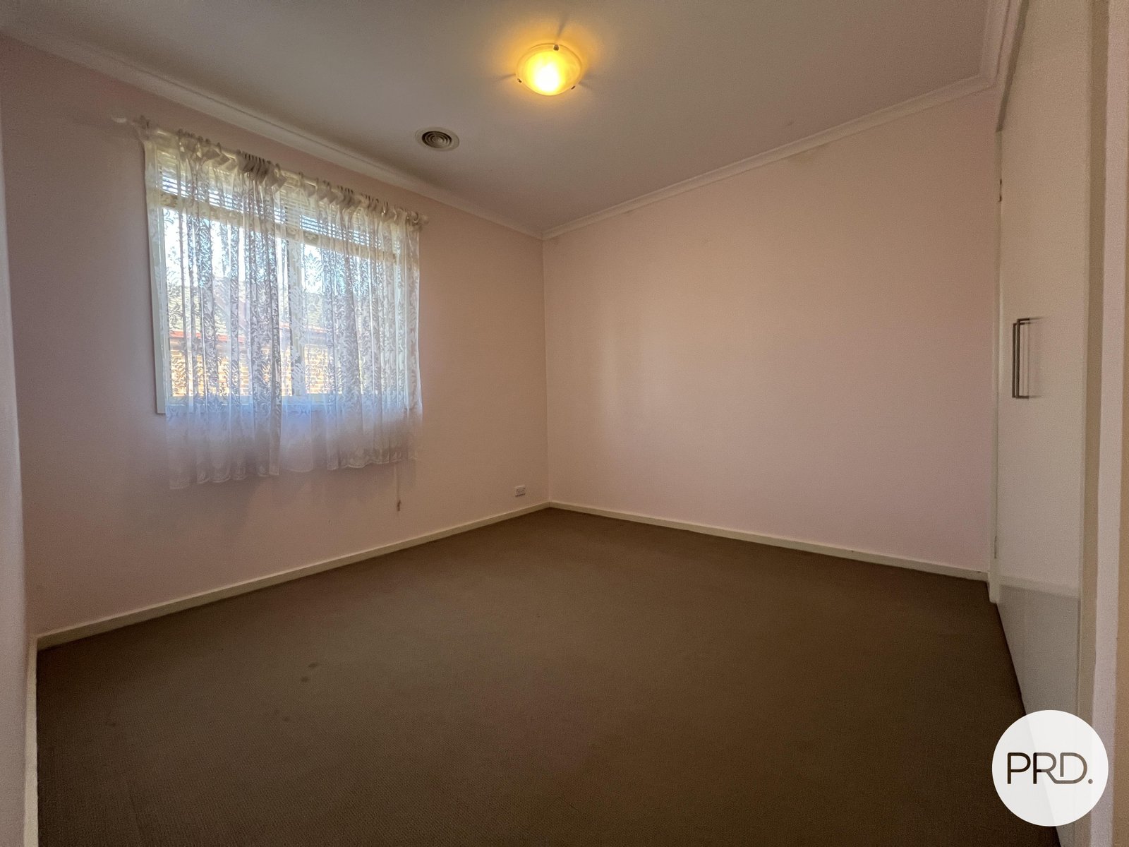 2/49 Thurralilly Street QUEANBEYAN EAST 8