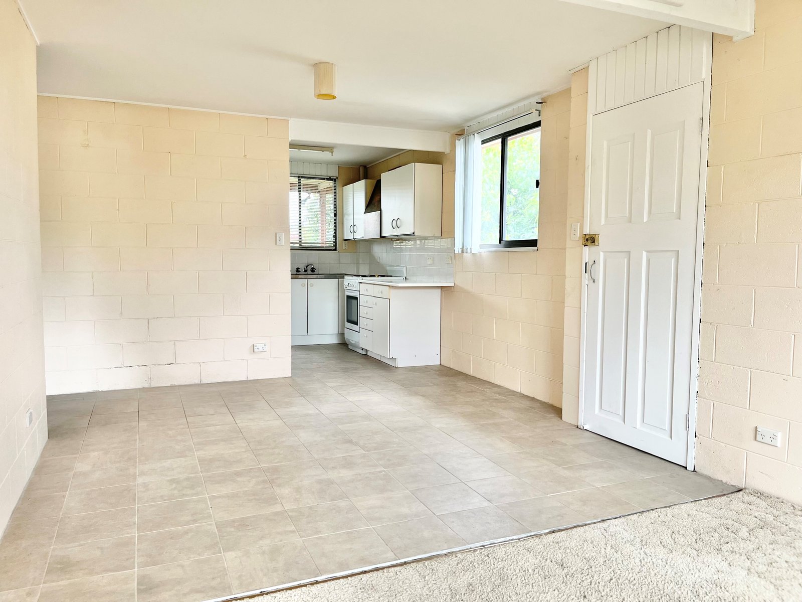 2/49 Tomaree Road SHOAL BAY 3